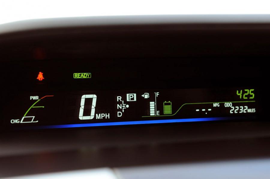 Toyota Prius V 2011 года  (фото 127 из 208)